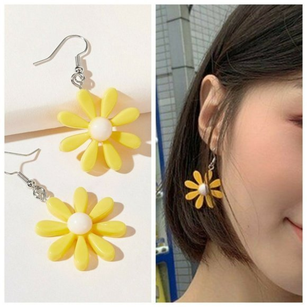 New Retro 60s Inspired GoGo Mod Boho Yellow Resin Daisy Drop Pair Of Earrings
